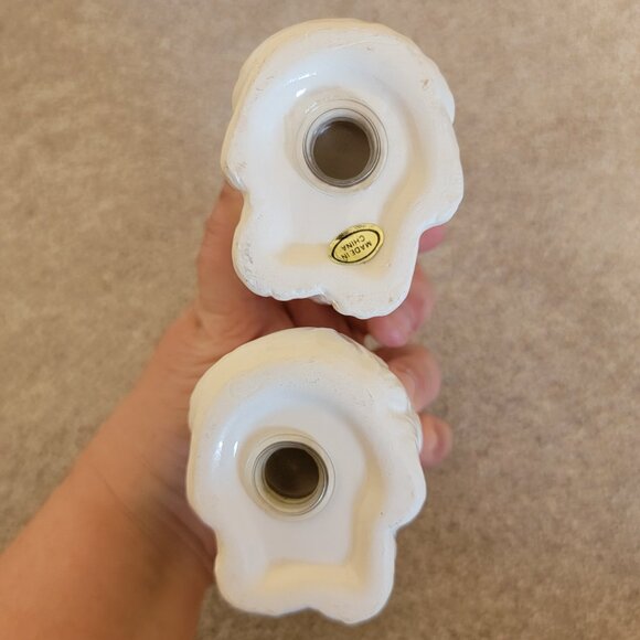 Adorable Vintage Blue and White Salt and Pepper Shaker Set - Picture 3 of 5